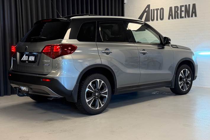Grå Suzuki Vitara fra 2021