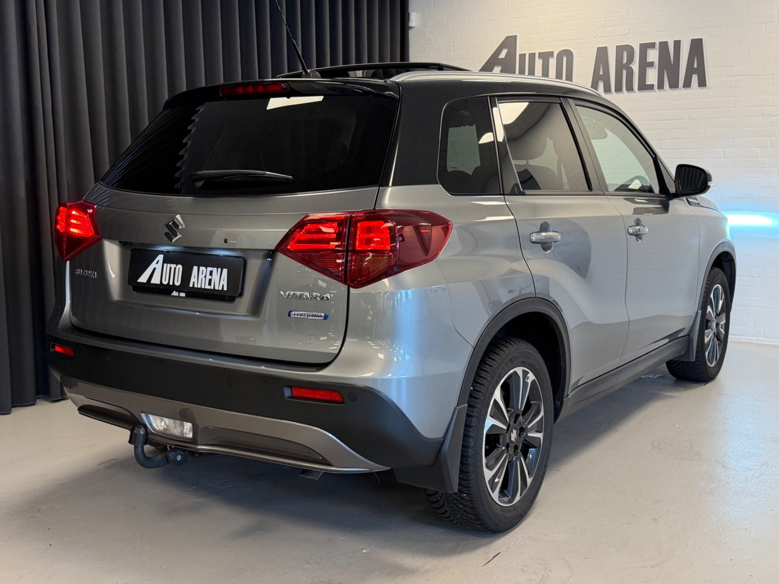 Grå Suzuki Vitara fra 2021