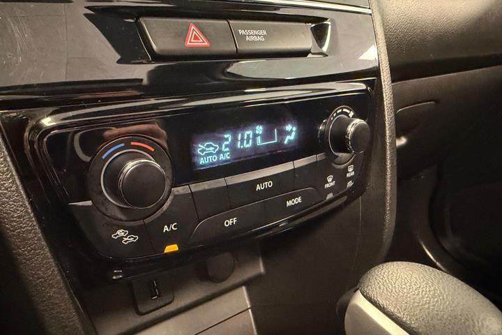 Grå Suzuki Vitara fra 2021