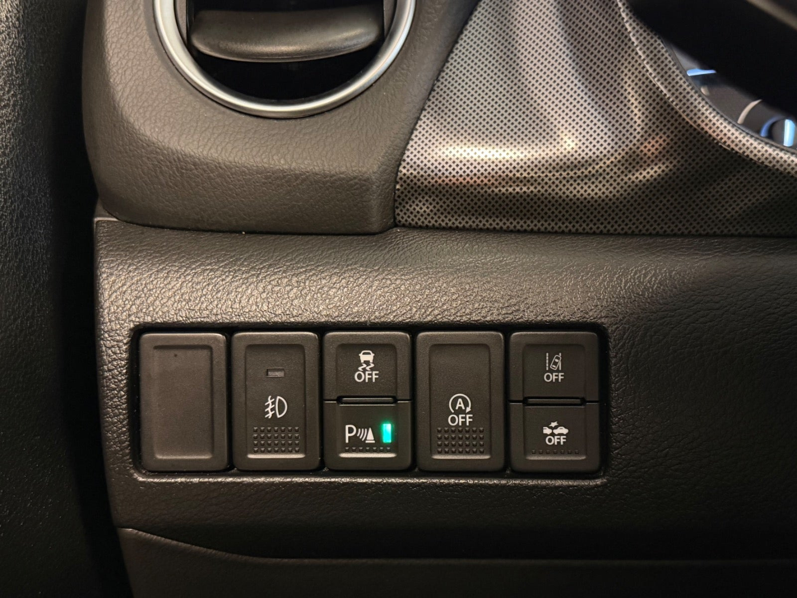 Grå Suzuki Vitara fra 2021