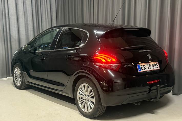 Sort Peugeot 208 fra 2017