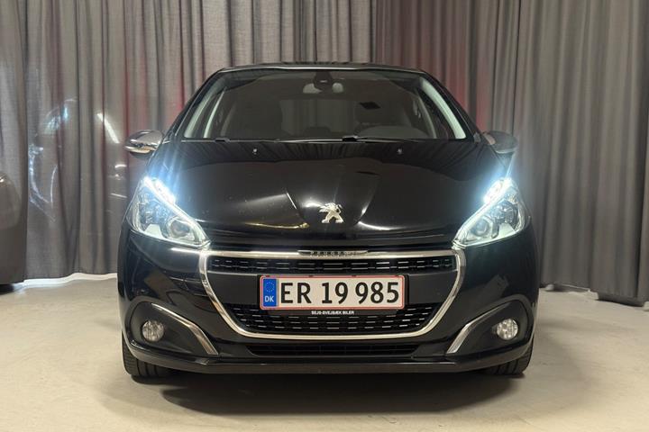 Sort Peugeot 208 fra 2017
