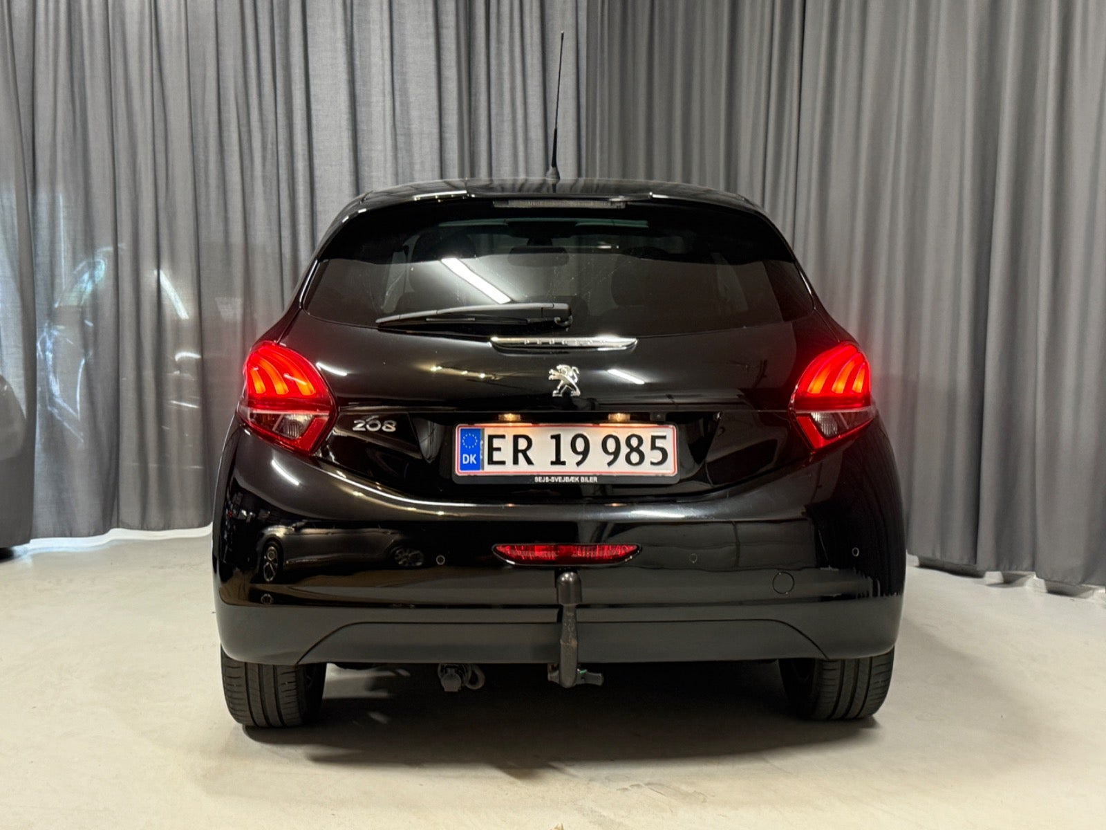 Sort Peugeot 208 fra 2017