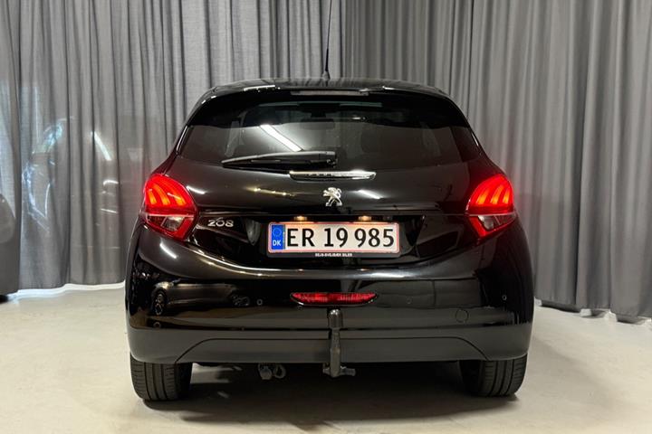 Sort Peugeot 208 fra 2017