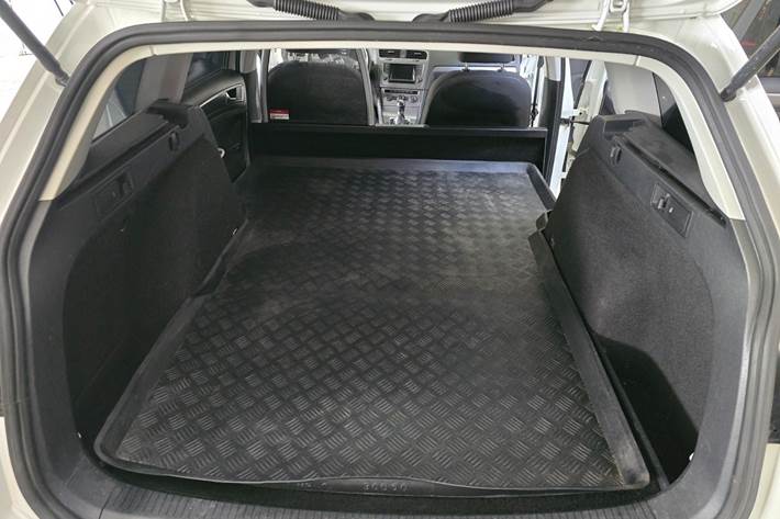 Hvid VW Golf VII fra 2015