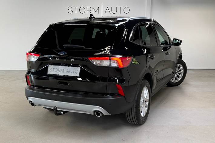 Sort Ford Kuga fra 2022