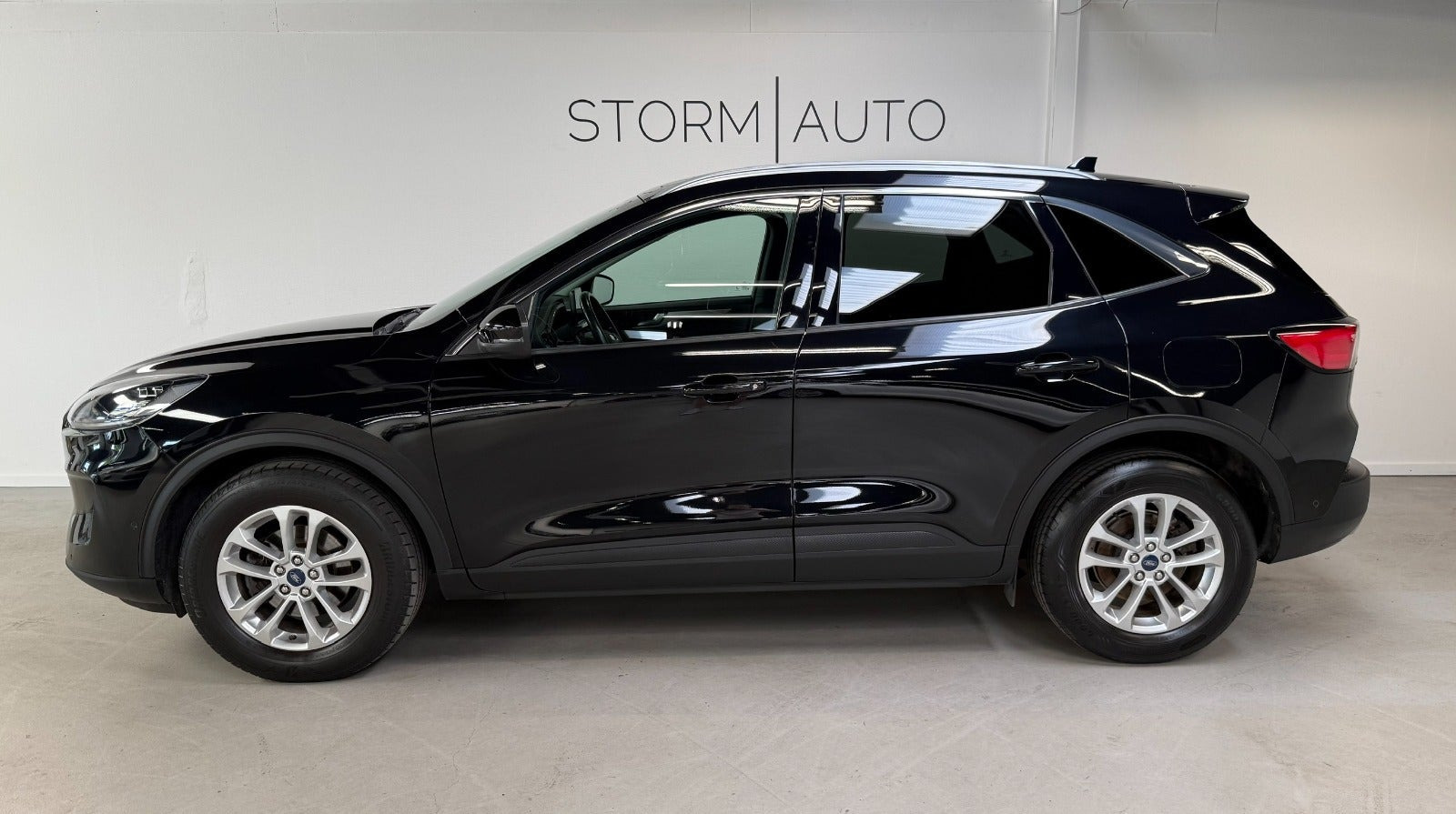 Sort Ford Kuga fra 2022