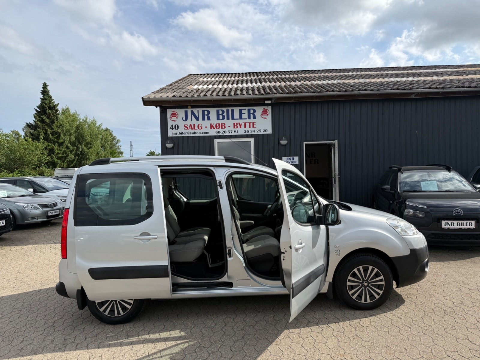 undefined Peugeot Partner Tepee fra 2011 set udefra