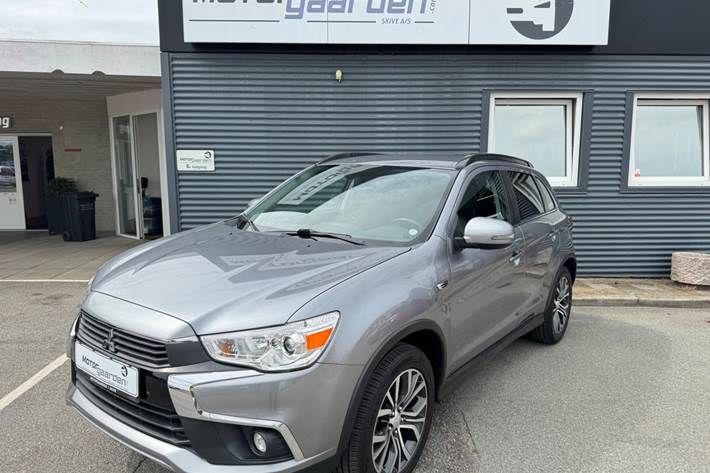 Grå Mitsubishi ASX fra 2017