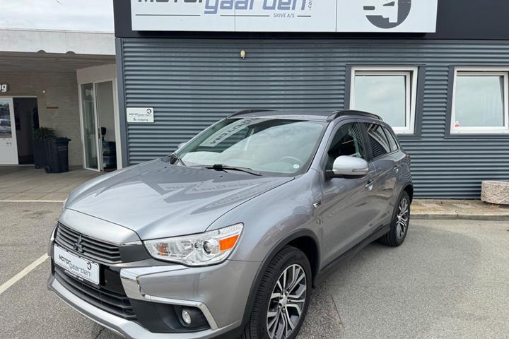 Grå Mitsubishi ASX fra 2017