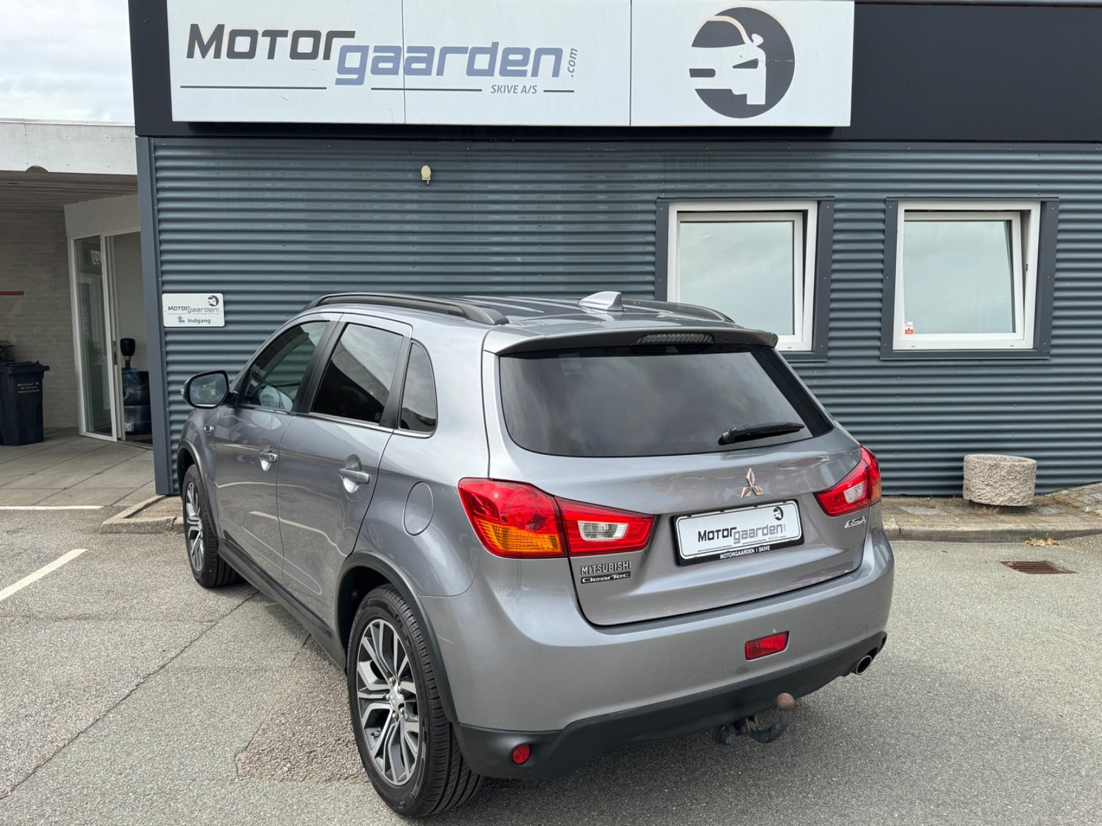 Grå Mitsubishi ASX fra 2017