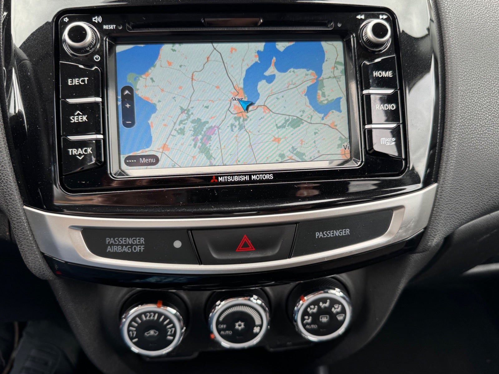 Grå Mitsubishi ASX fra 2017