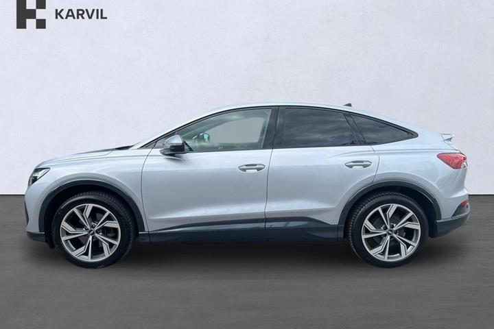 Sølv Audi Q4 e-tron fra 2022