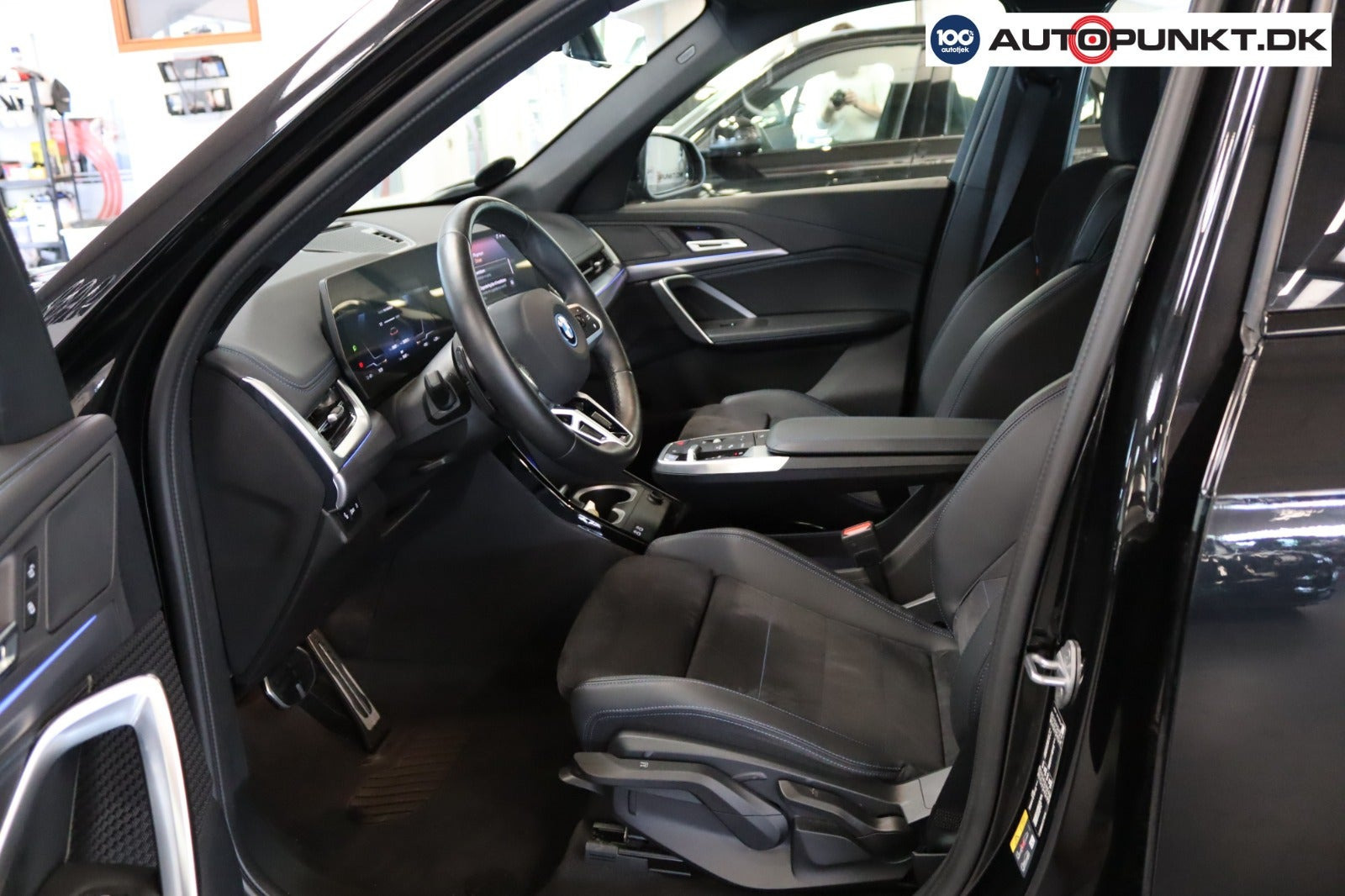 Sort BMW iX1 fra 2025