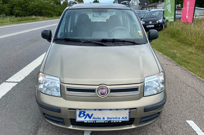 Orange Fiat Panda fra 2011