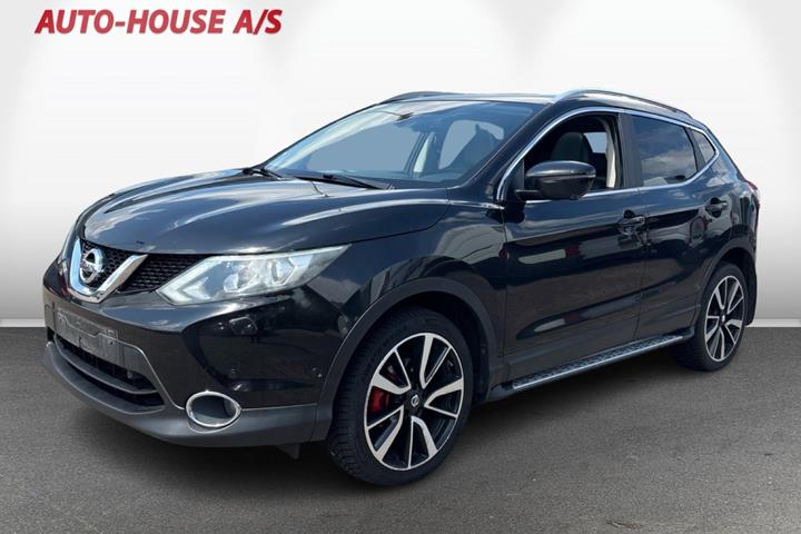 Sort Nissan Qashqai fra 2016 set udefra