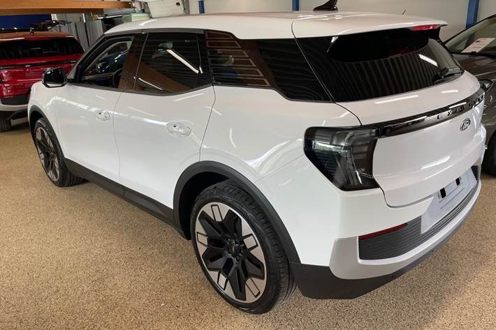 Hvid Ford Explorer fra 2025