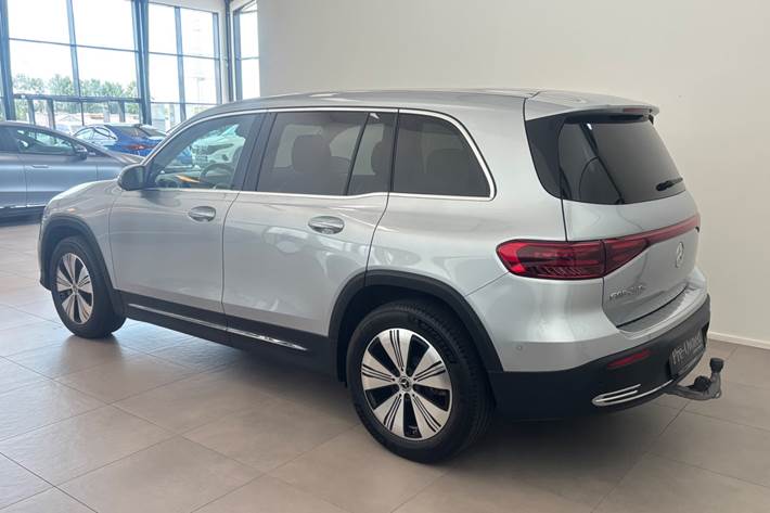 Sort Mercedes EQB250+ fra 2026