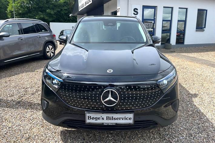 Sort Mercedes EQB 250+ fra 2025