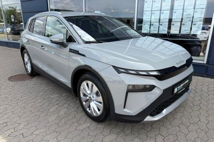 Grå Skoda Elroq fra 2025 set udefra