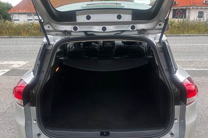 Sølv Renault Clio IV fra 2017