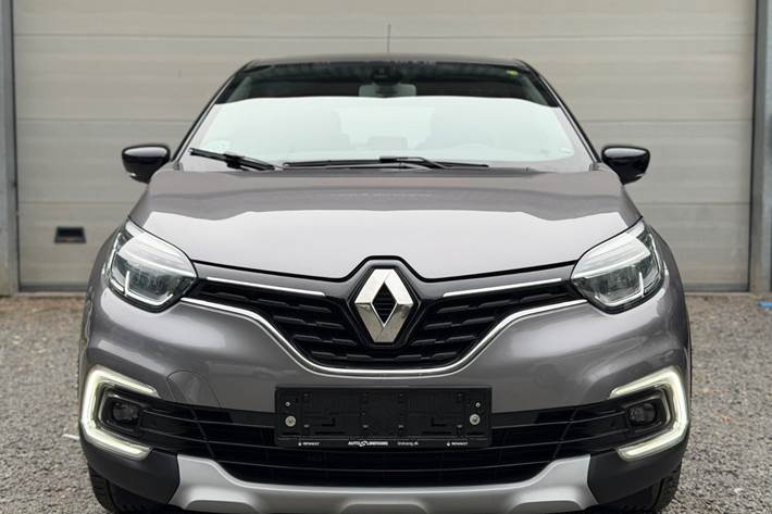 Grå Renault Captur fra 2018