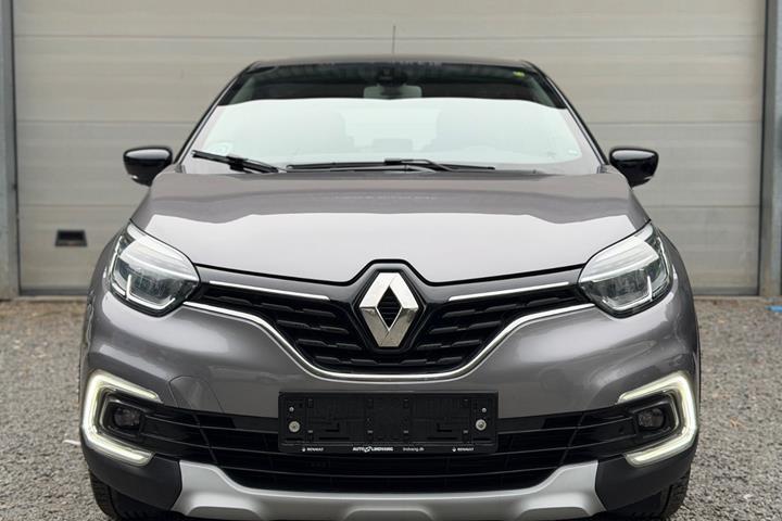 Grå Renault Captur fra 2018
