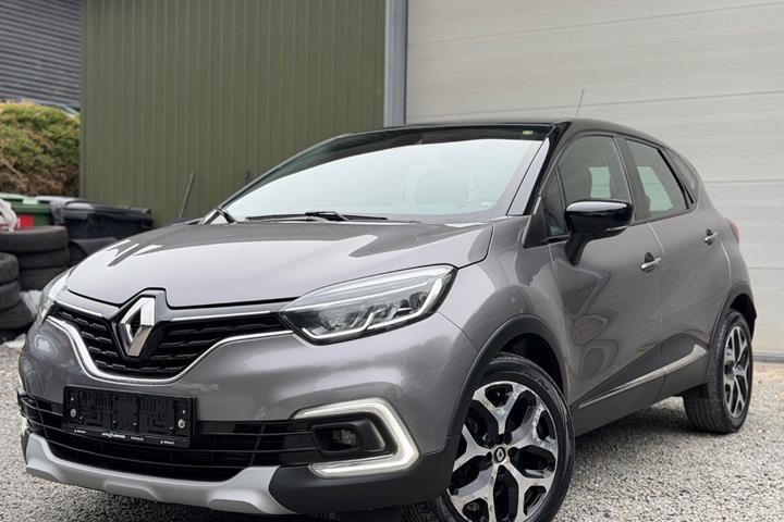 Grå Renault Captur fra 2018