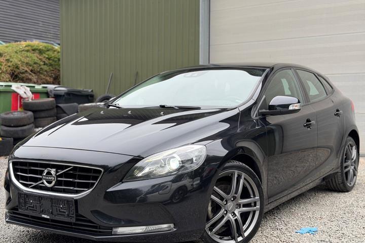 Sort Volvo V40 fra 2013