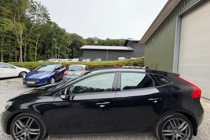 Sort Volvo V40 fra 2013