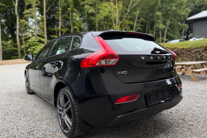 Sort Volvo V40 fra 2013
