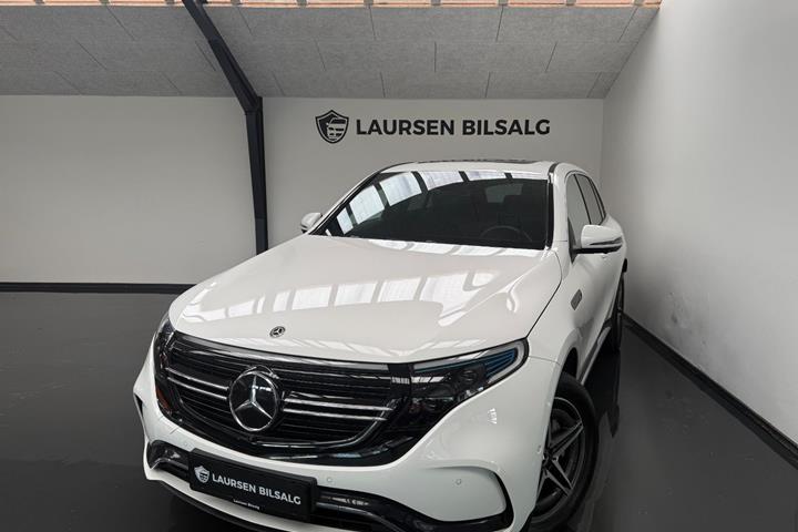 Hvid Mercedes EQC400 fra 2020 set udefra