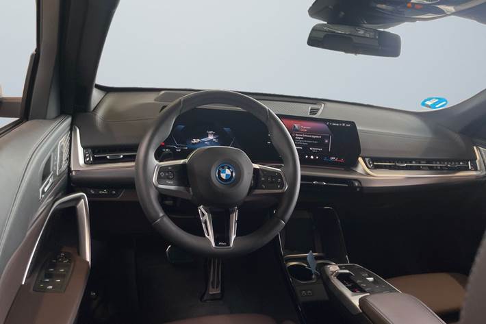 Hvid BMW iX2 fra 2025