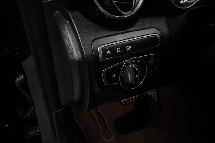 Sort Mercedes C300 fra 2018