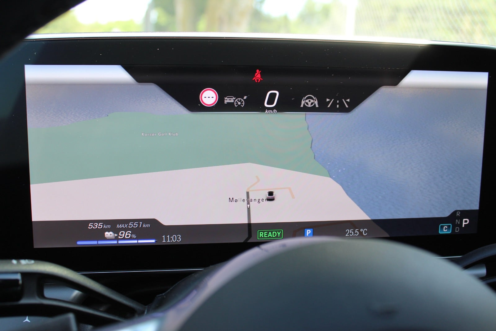 Grå Mercedes EQE350+ fra 2024