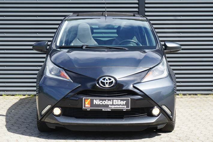 Grå Toyota Aygo fra 2016