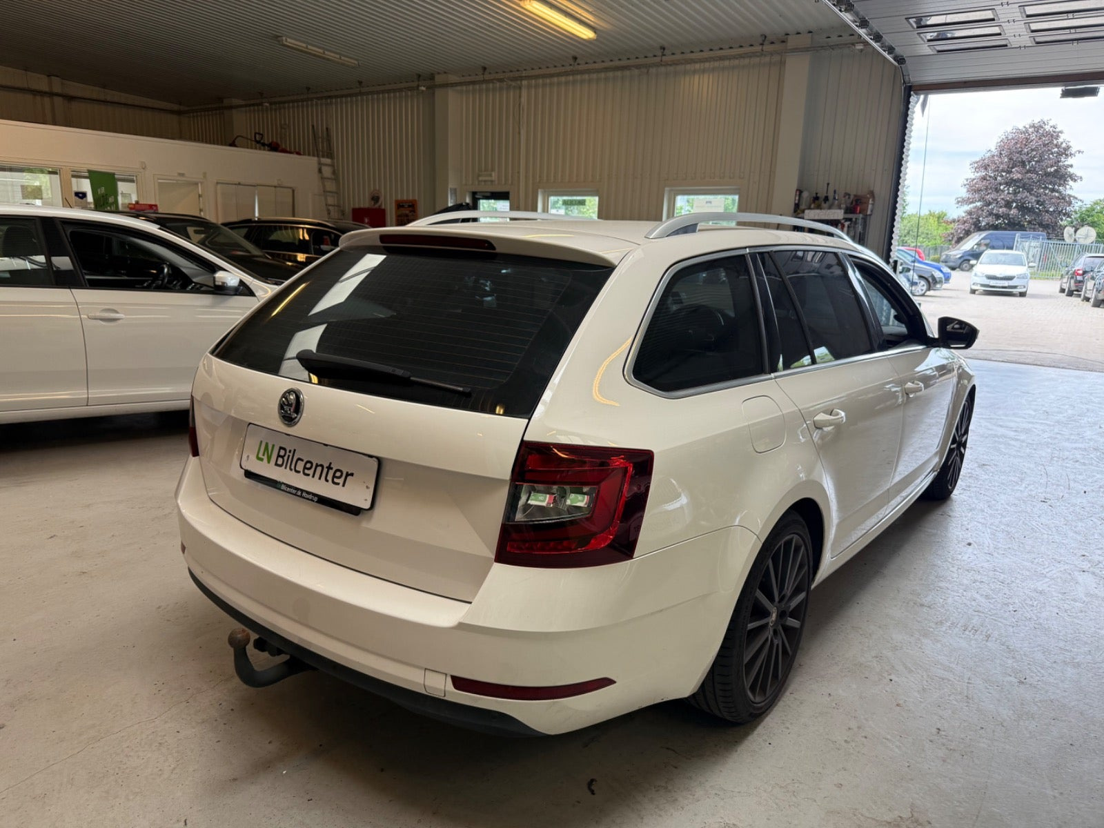 Hvid Skoda Octavia fra 2018