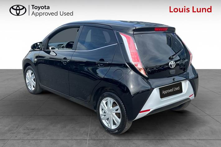 Sort Toyota Aygo fra 2017