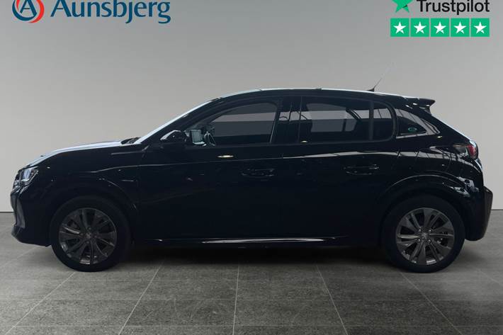 Sort Peugeot e-208 fra 2023