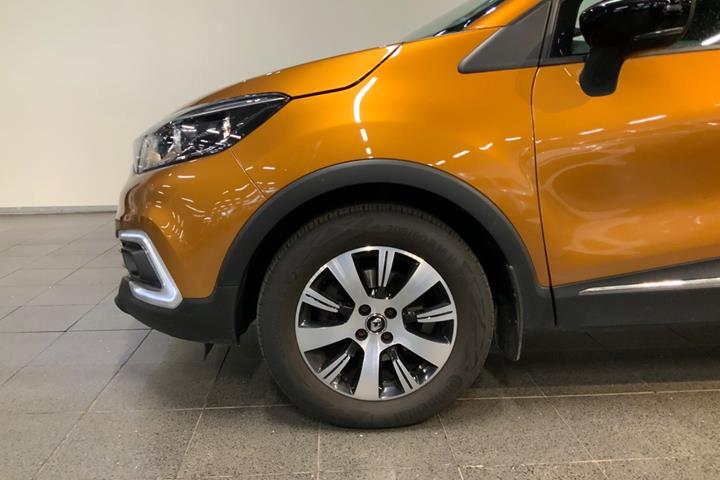 Orange Renault Captur fra 2018
