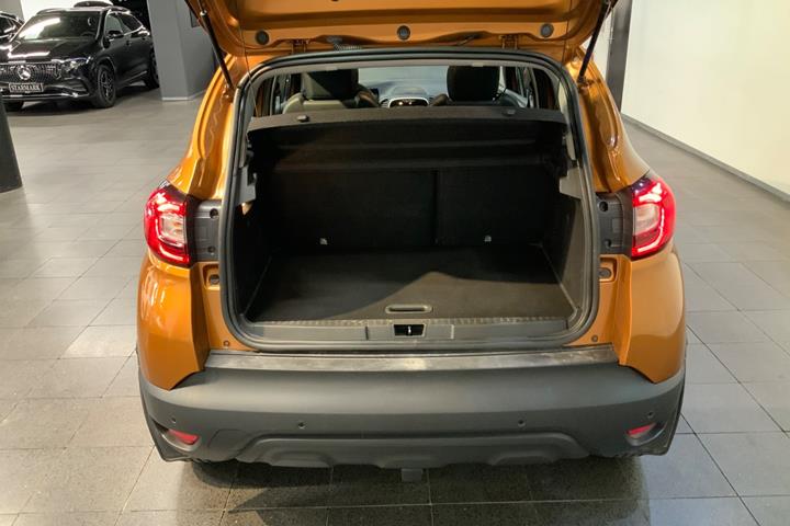 Orange Renault Captur fra 2018