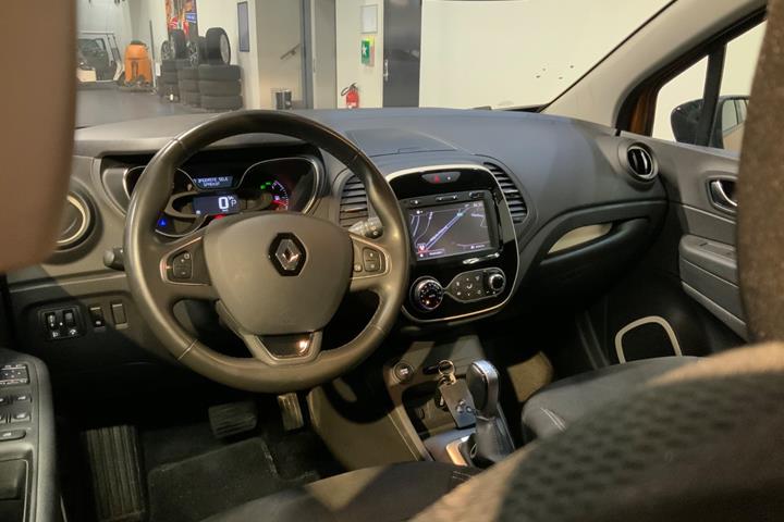 Orange Renault Captur fra 2018