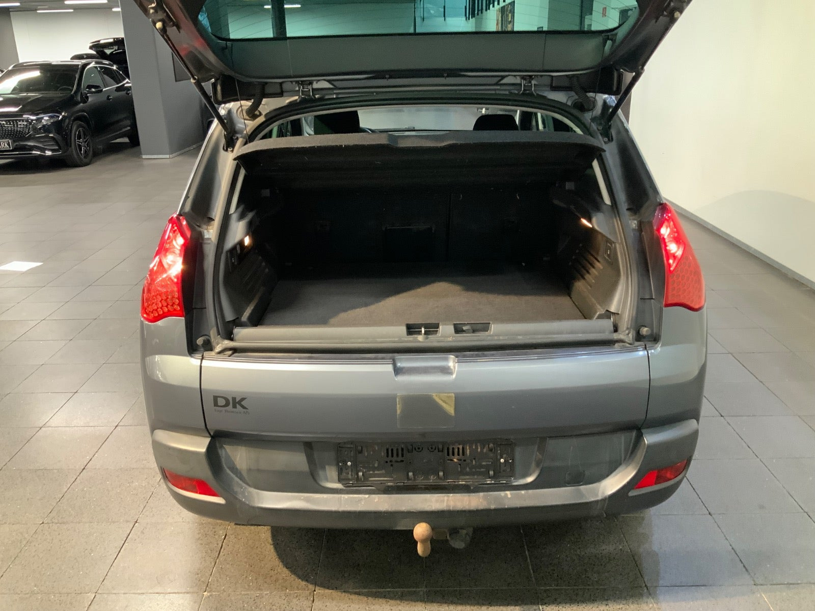 Grå Peugeot 3008 fra 2012
