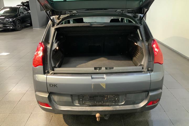 Grå Peugeot 3008 fra 2012