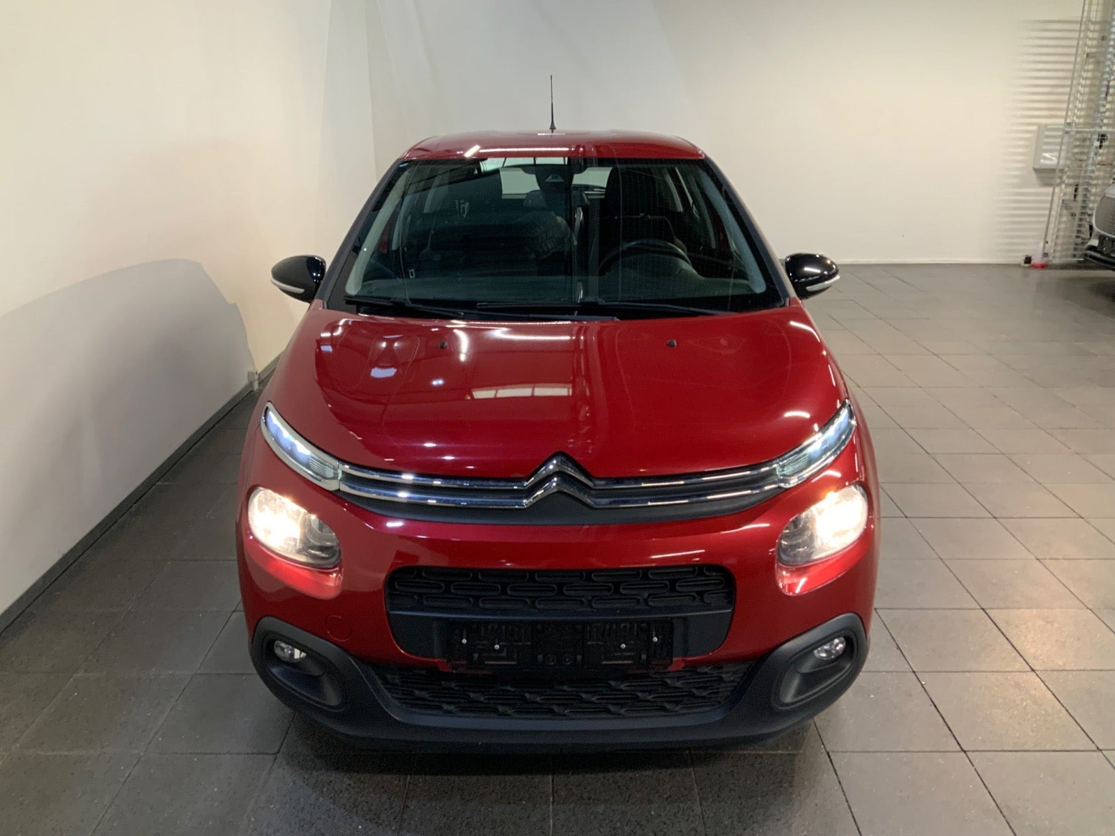 Rød Citroën C3 fra 2018