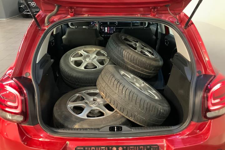 Rød Citroën C3 fra 2018
