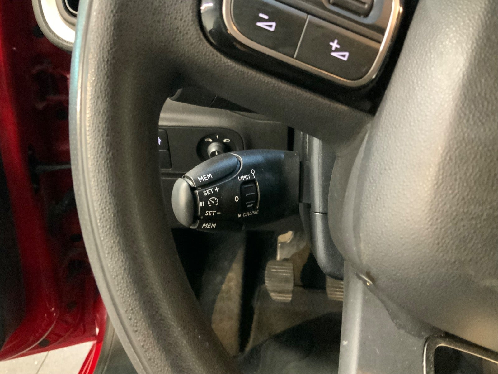 Rød Citroën C3 fra 2018
