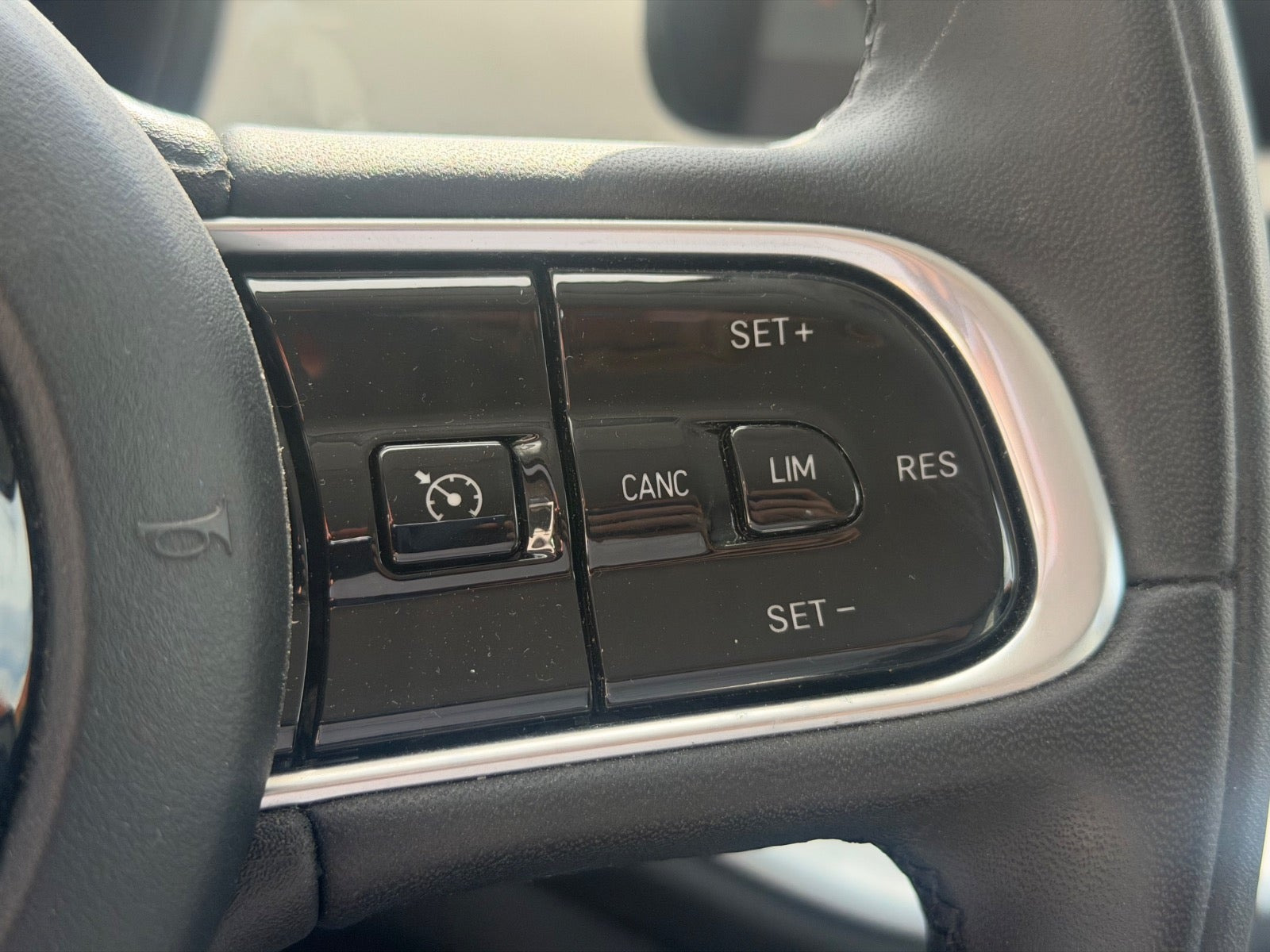 Hvid Fiat 500e fra 2022