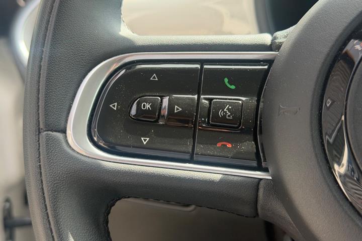 Hvid Fiat 500e fra 2022