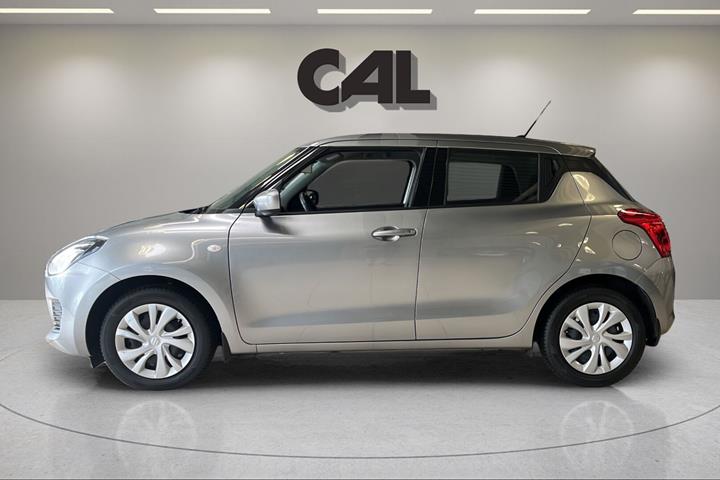 Grå Suzuki Swift fra 2022